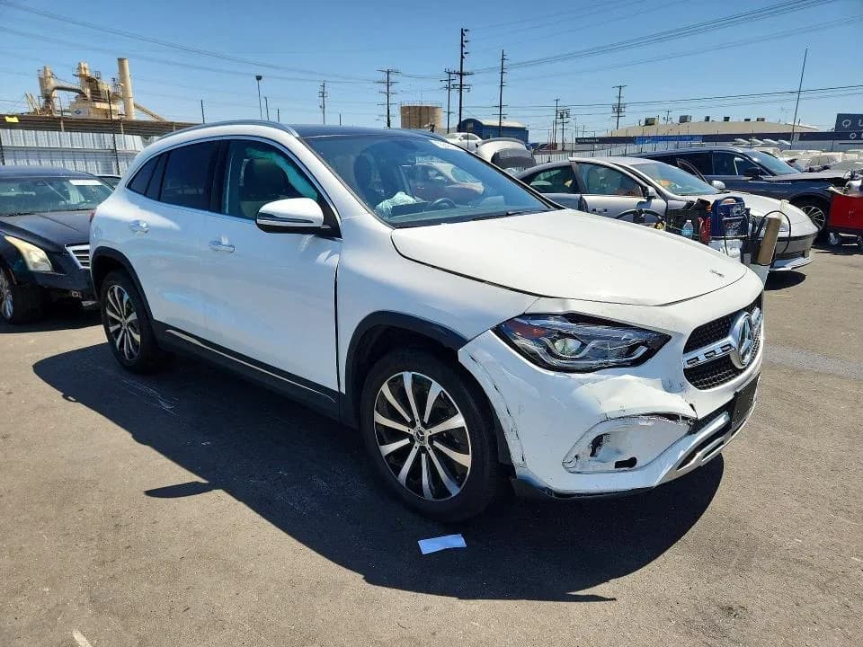 MERCEDES-BENZ GLA 250 — фото 4