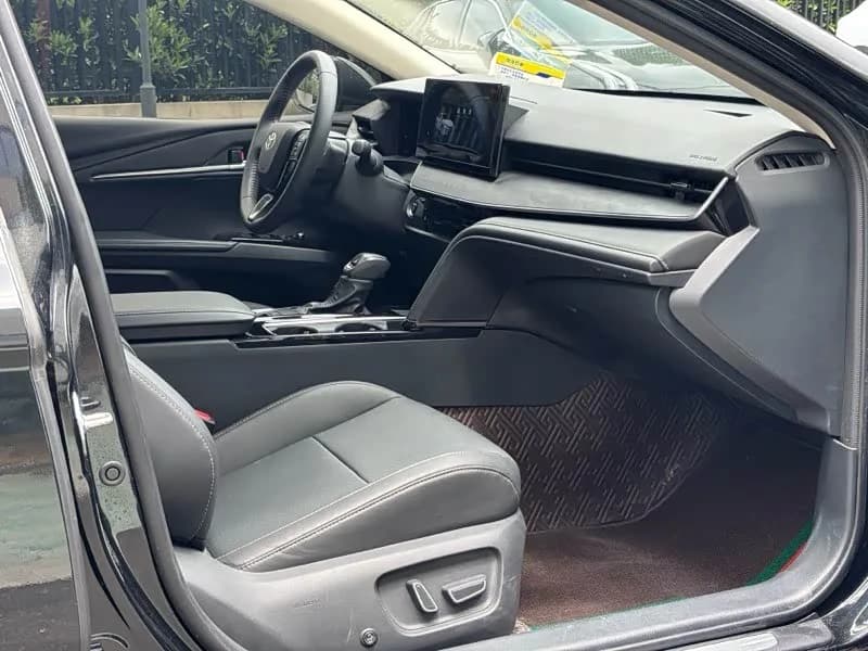 Toyota Hybrid 2.0HGVP Luxury Edition — фото 4