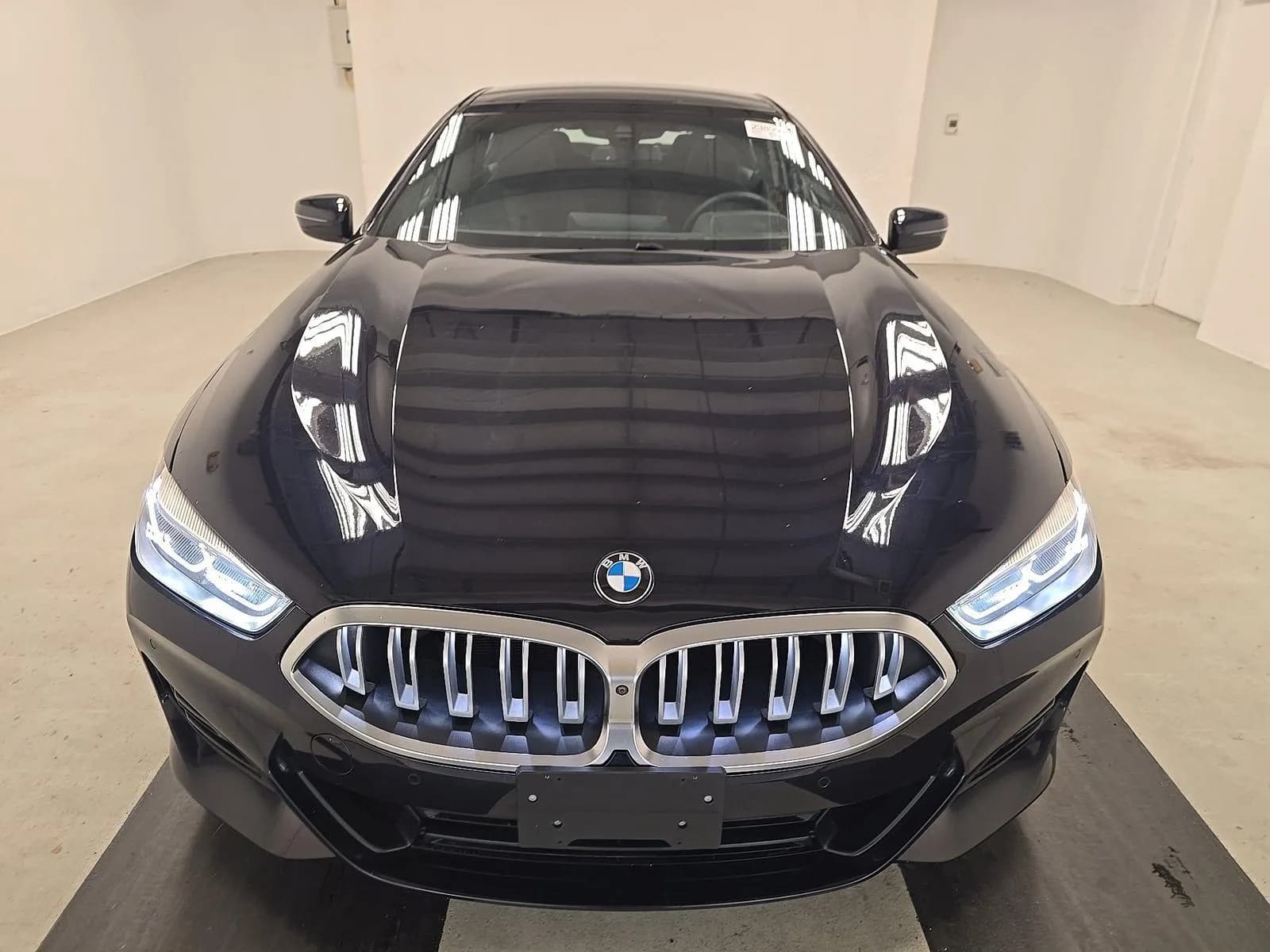 BMW 8 Series 840i xDrive — фото 2