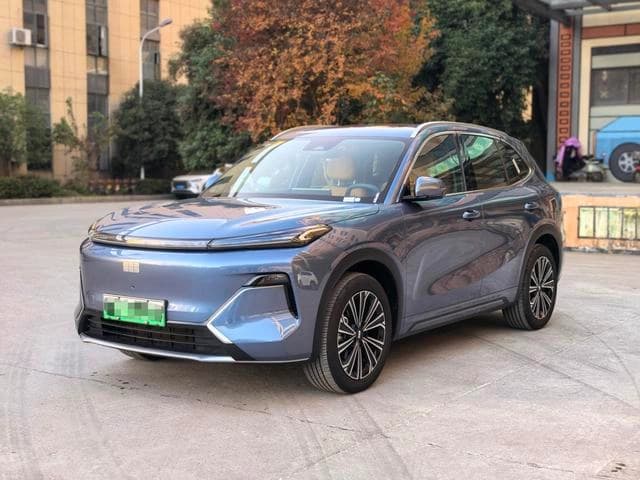 Geely Galaxy Starship 7 EM-i Navigator Edition — фото 1